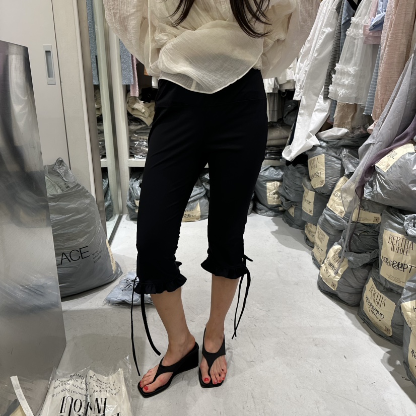 BERTHA韓國東大門直郵女裝新品人氣打底褲鯊魚褲荷葉邊緊身褲BERTHA打底褲/鯊魚褲圖色2