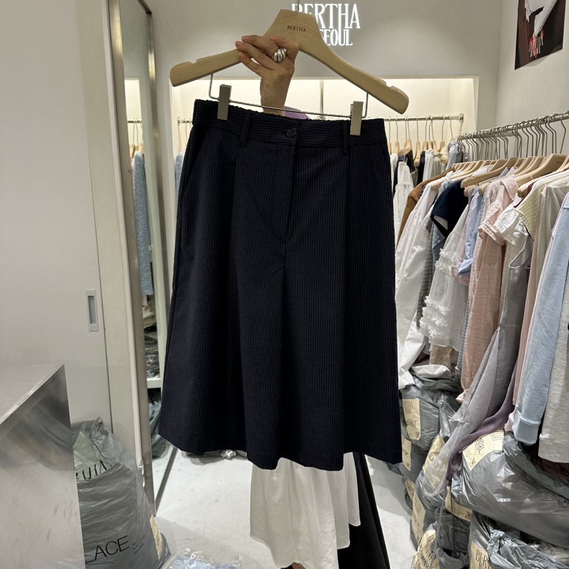 BERTHA韓國直郵實拍女裝新品時尚推薦休閑熱賣職業人氣短褲BERTHA短褲圖色2深藍色