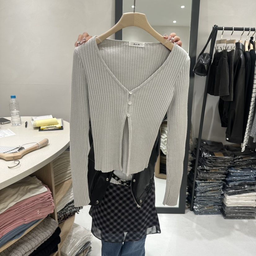 AURA韓國直郵實拍女士新款休閑人氣推薦時尚職業針織衫紐扣Au ra針織衫圖色1