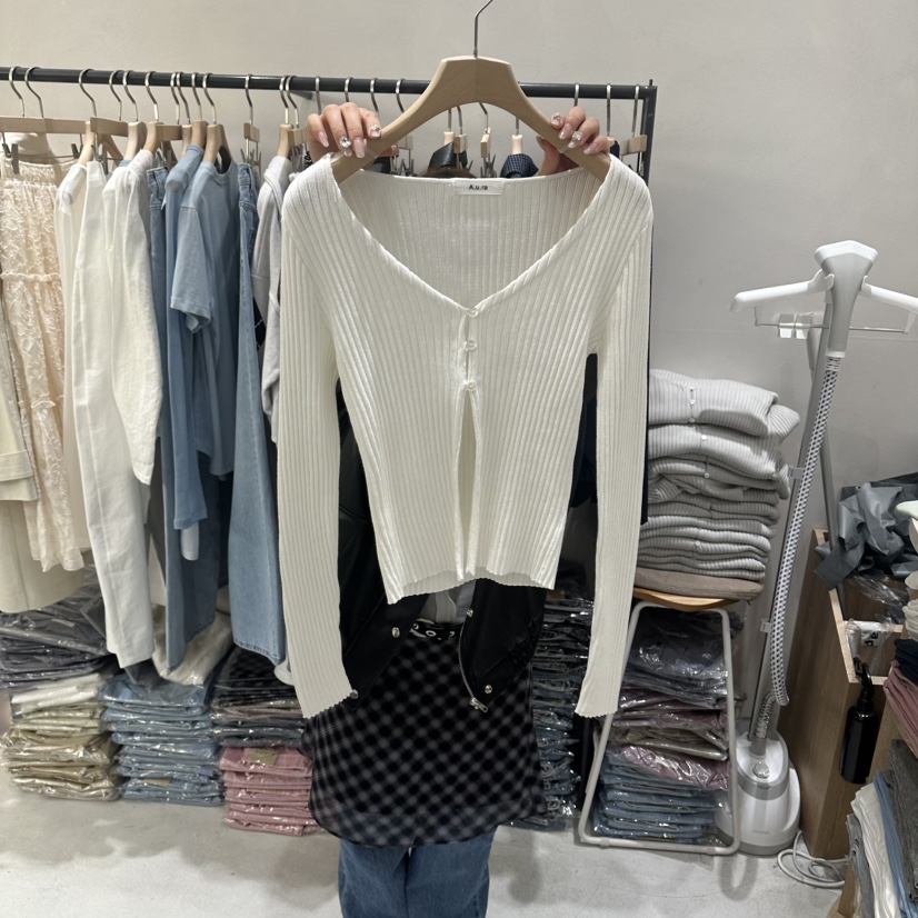 AURA韓國直郵實拍女士新款休閑人氣推薦時尚職業針織衫紐扣Au ra針織衫圖色2