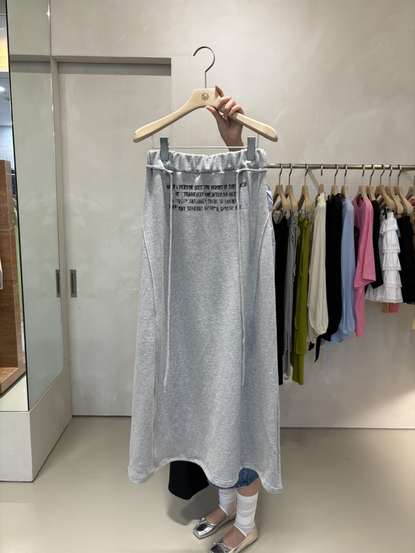 LIVE AID-P韓國直郵女士新款真品時尚職業熱賣長裙含腰繩LIVE AID-P長裙圖色1