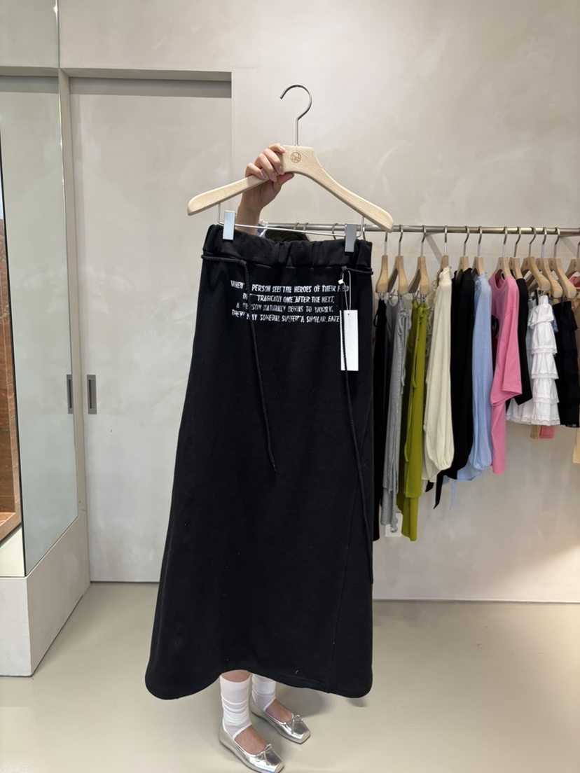 LIVE AID-P韓國直郵女士新款真品時尚職業熱賣長裙含腰繩LIVE AID-P長裙圖色2