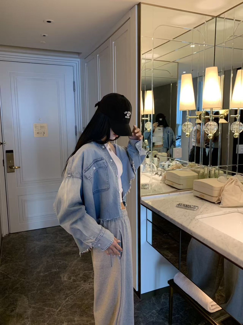 BADCALM韓國代購女士新款職業真品時尚推薦襯衫蕾絲衫短款BADCALM襯衫/蕾絲衫