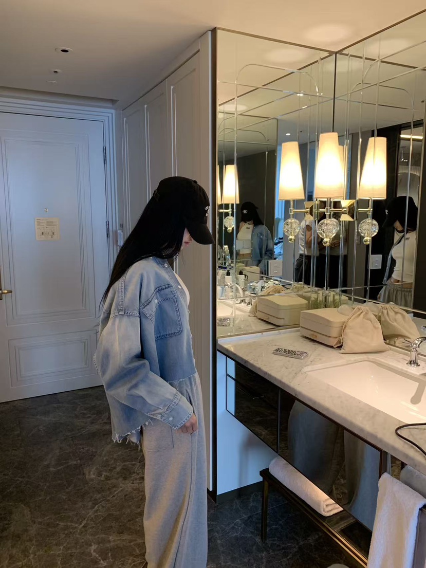 BADCALM韓國代購女士新款職業真品時尚推薦襯衫蕾絲衫短款BADCALM襯衫/蕾絲衫