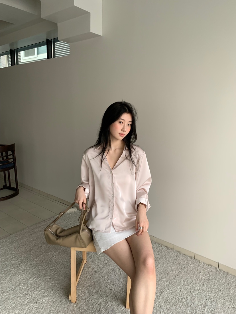 BLACK PIG東大門直郵女裝新品真品人氣時尚襯衫蕾絲衫緞面VIVIAN_LEE襯衫/蕾絲衫