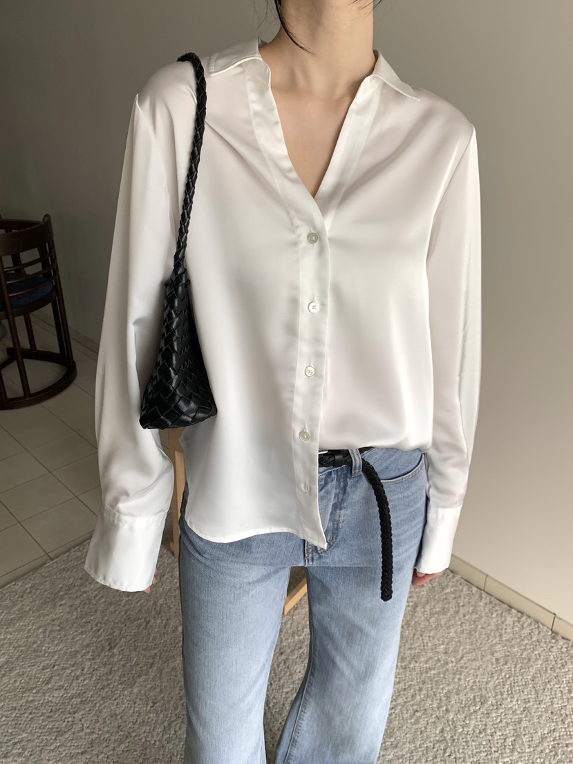 BLACK PIG東大門直郵女裝新品真品人氣時尚襯衫蕾絲衫緞面VIVIAN_LEE襯衫/蕾絲衫圖色1