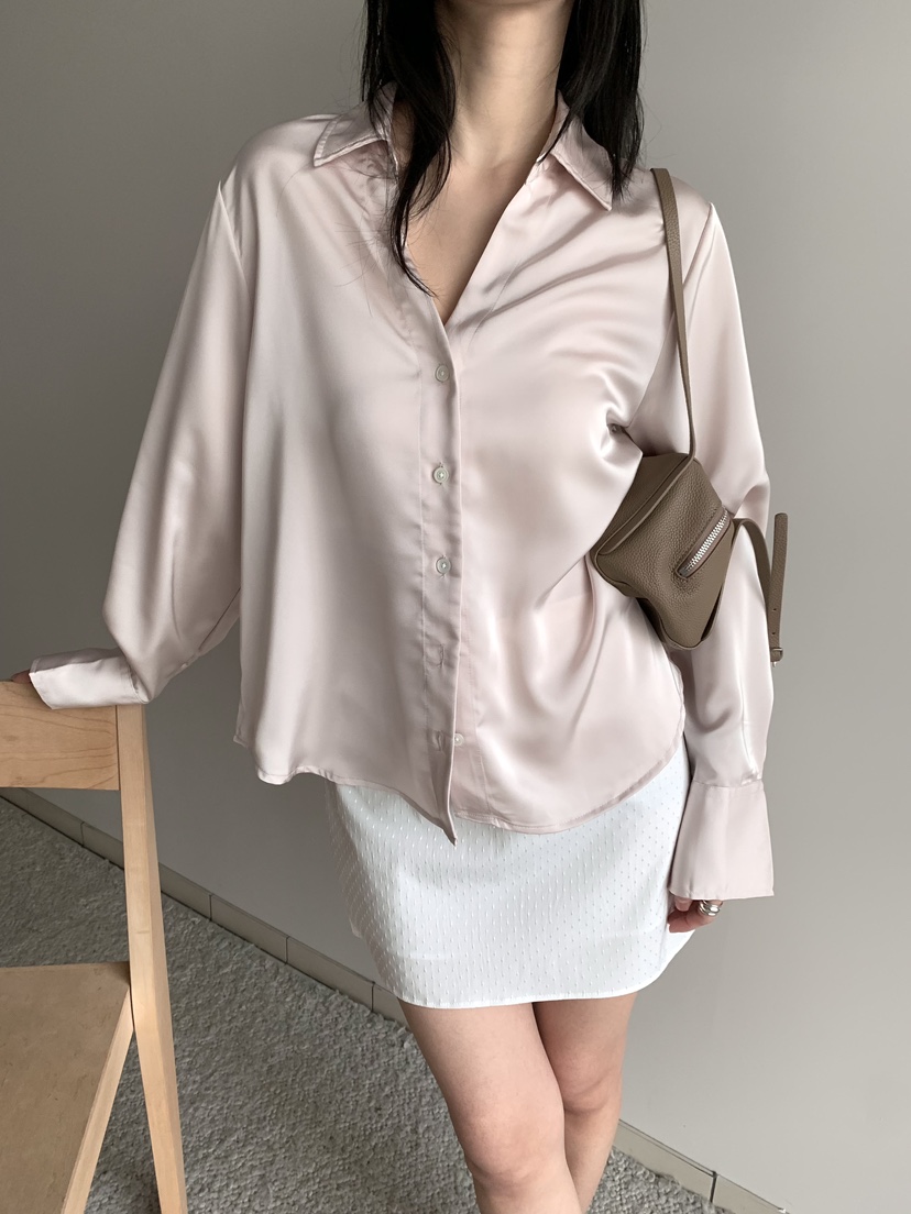 BLACK PIG東大門直郵女裝新品真品人氣時尚襯衫蕾絲衫緞面VIVIAN_LEE襯衫/蕾絲衫圖色2