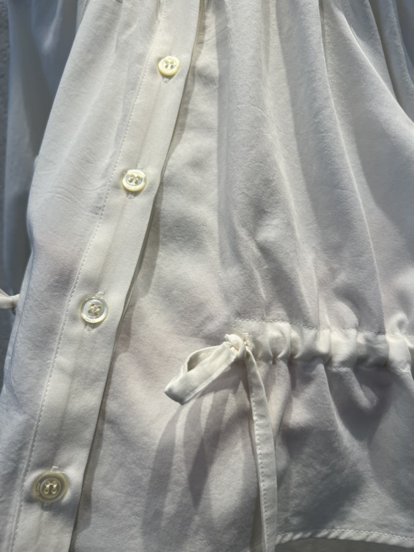 THE LINE-Q東大門直郵女裝新款真品襯衫蕾絲衫童裝褶皺THE LINE-Q襯衫/蕾絲衫