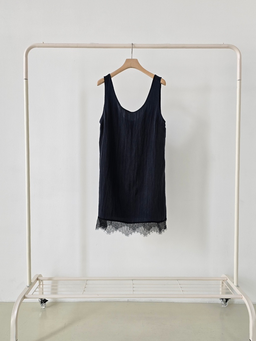 J SHOP東大門代購女士新款人氣休閑推薦吊帶背心蕾絲緞面J_SHOP吊帶/背心圖色2