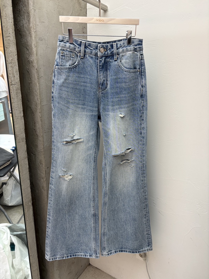 Verbena韓國代購女士新款推薦休閑職業人氣熱賣牛仔褲破洞Verbena牛仔褲圖色1