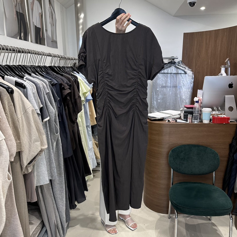 LE EDITION/LEBOENE韓國直郵女士新款人氣時尚連衣裙褶皺LE EDITION/LEBOENE連衣裙圖色3棕色