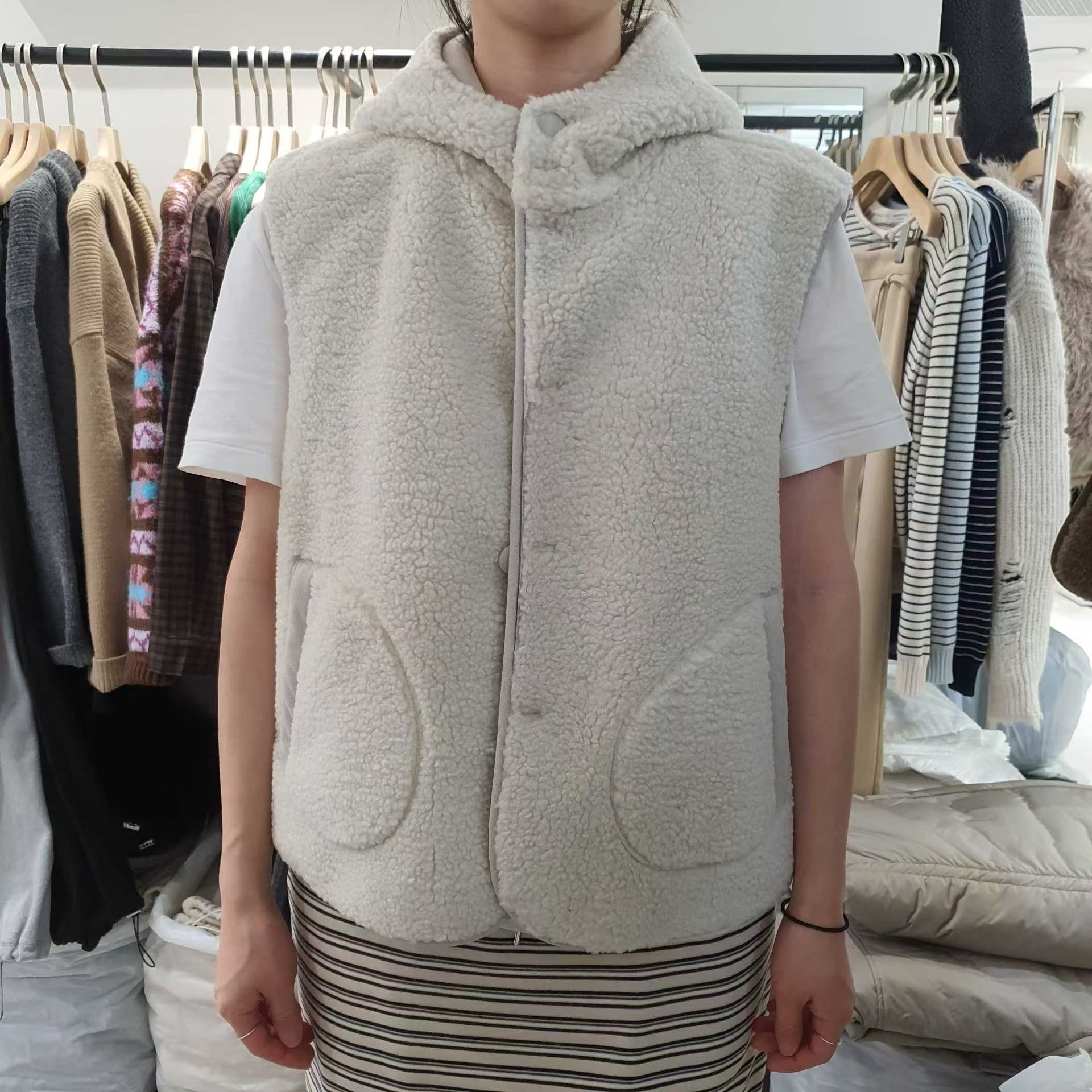 GAMGAK/NEMORETHING韓國東大門代購女裝新款26春夏馬甲不含內搭連帽GAMGAK/NEMORETHING馬甲圖色2