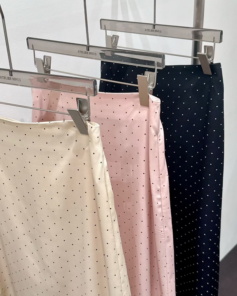 BINUS東大門實拍女裝新品熱賣26春夏時尚職業推薦真品長裙BINUS長裙