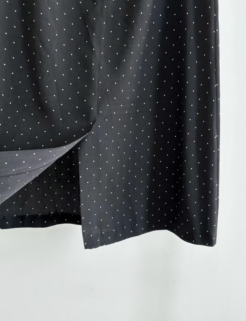 BINUS東大門實拍女裝新品熱賣26春夏時尚職業推薦真品長裙BINUS長裙