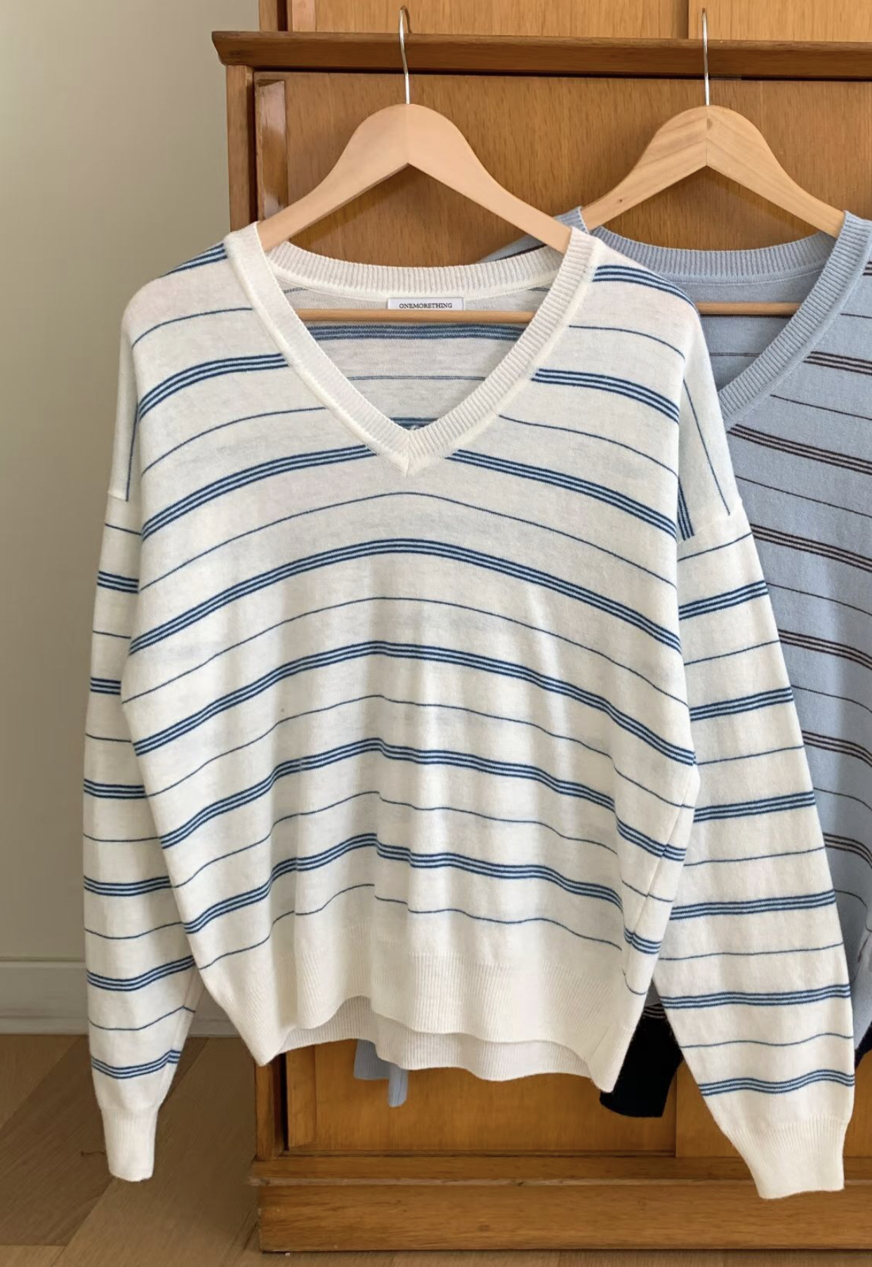 GAMGAK/NEMORETHING韓國代購女士新品推薦針織衫不含內搭V領修身GAMGAK/NEMORETHING針織衫圖色1