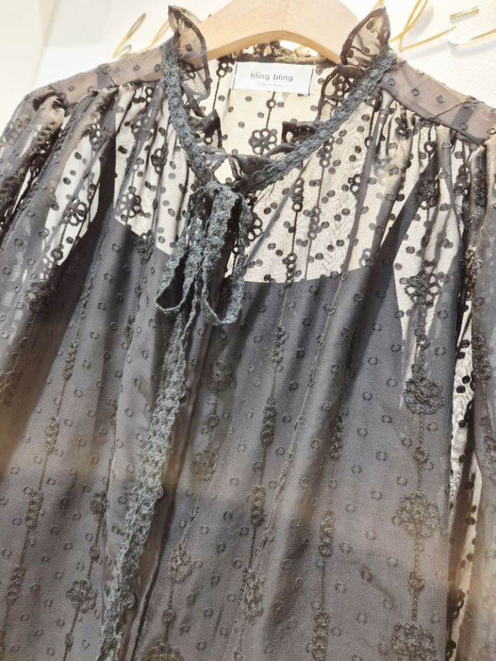 BLING BLING-S/RICO韓國直郵女裝新品人氣襯衫蕾絲衫不含吊帶BLING BLING-S/RICO襯衫/蕾絲衫