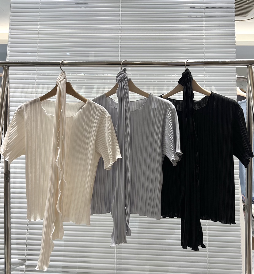 FF/SUNDAY韓國代購女裝新品職業26春夏時尚熱賣T恤含圍巾FF/SUNDAYT恤