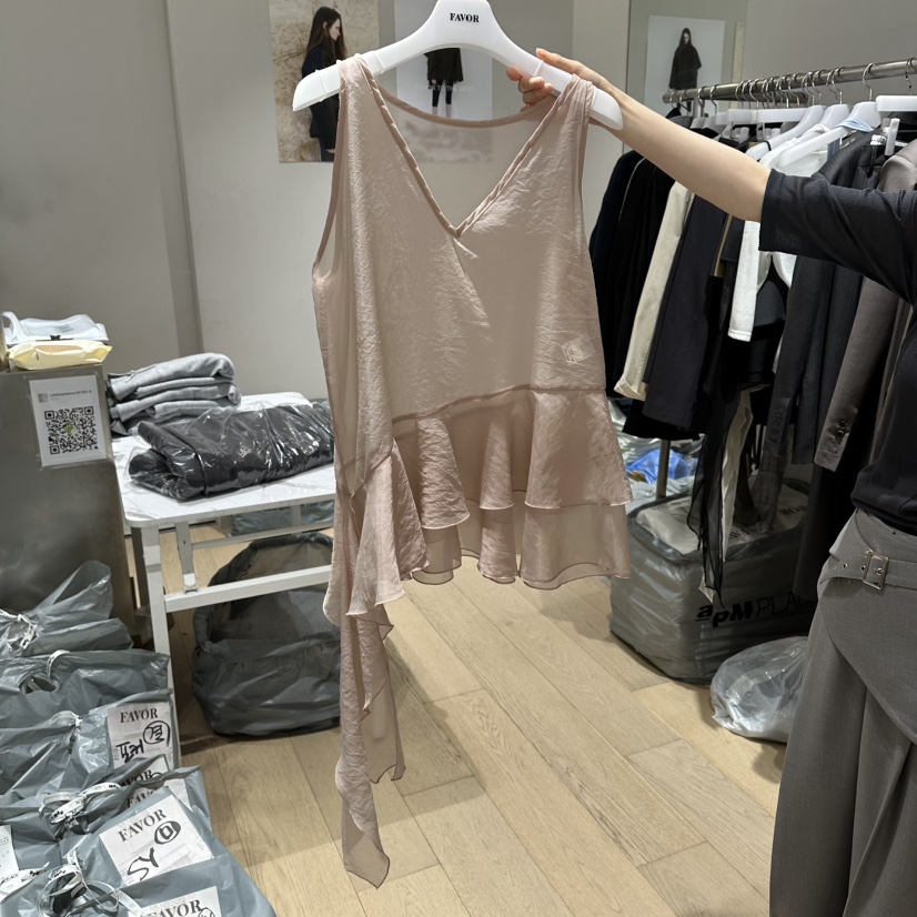 FAVOR-P韓國代購女裝新品推薦時尚熱賣職業人氣吊帶背心FAVOR-P吊帶/背心圖色1