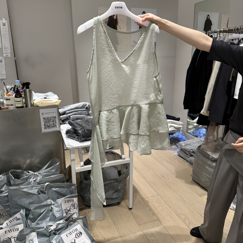 FAVOR-P韓國代購女裝新品推薦時尚熱賣職業人氣吊帶背心FAVOR-P吊帶/背心圖色2