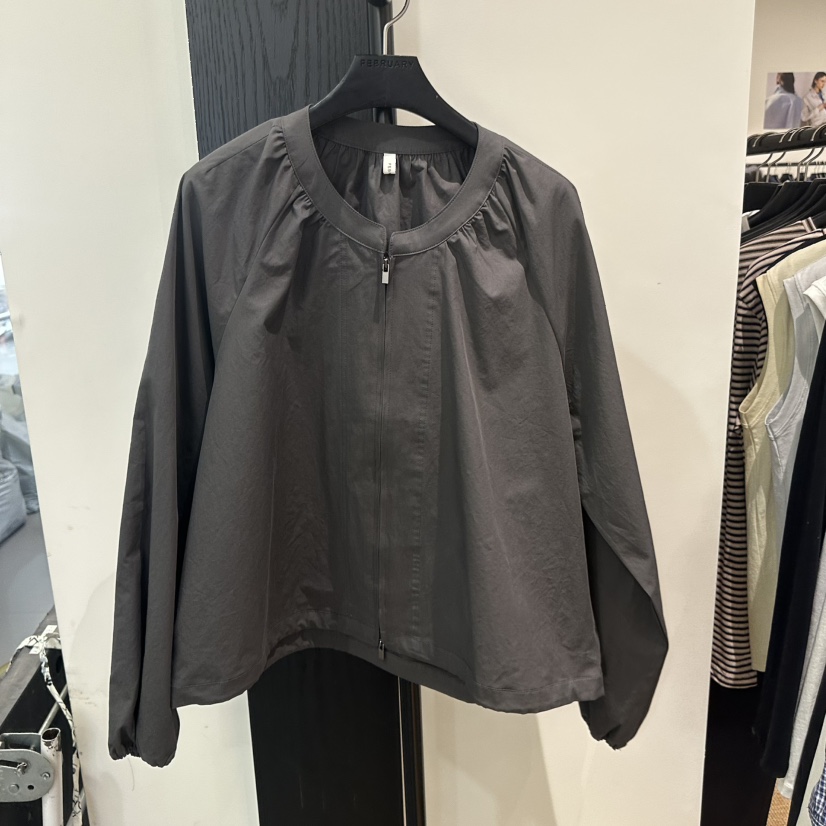 FEBRUARY 11韓國直郵女裝新款休閑時尚推薦夾克拉鏈褶皺FEBRUARY 11夾克圖色2墨色