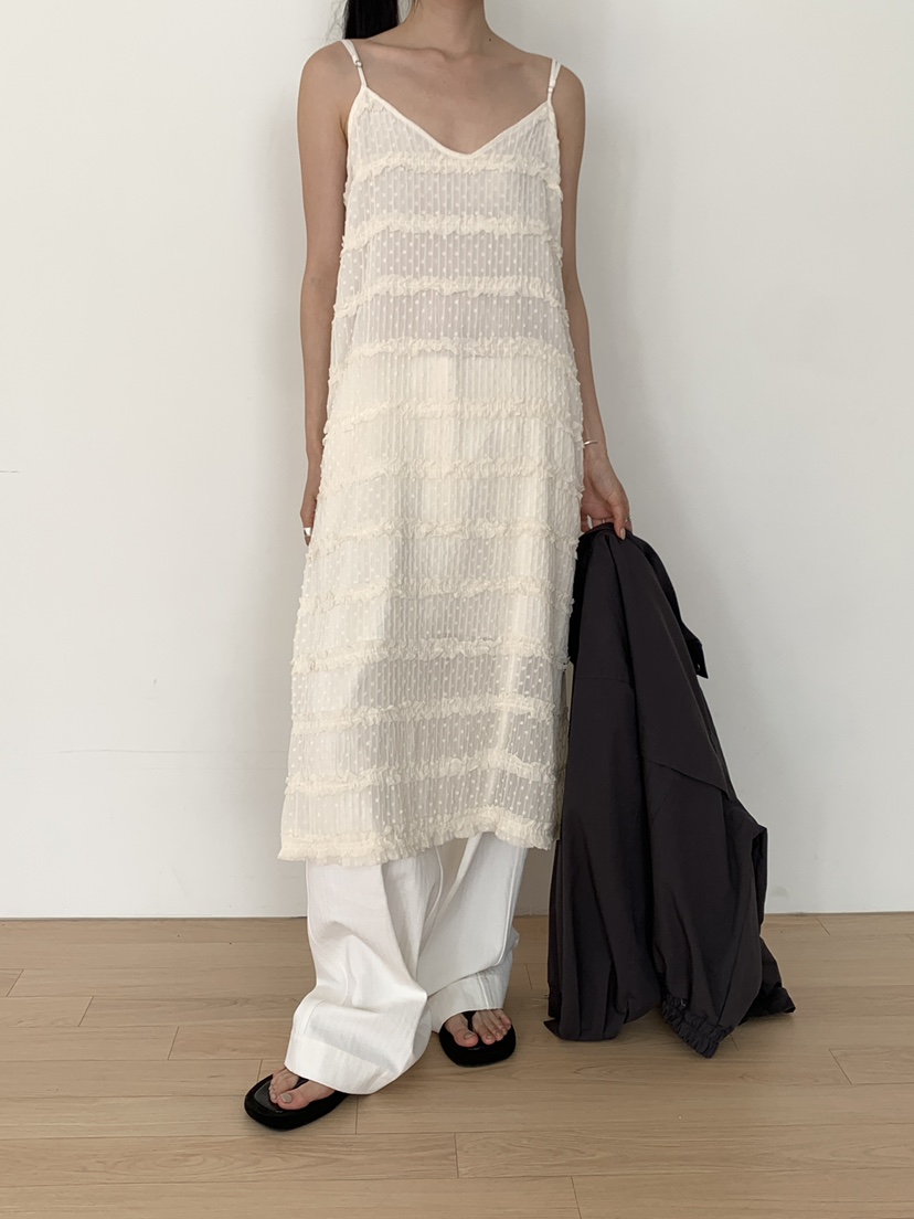 B_GARDER韓國東大門直郵女士新款人氣時尚休閑連衣裙荷葉邊B.GARDER連衣裙圖色2奶油