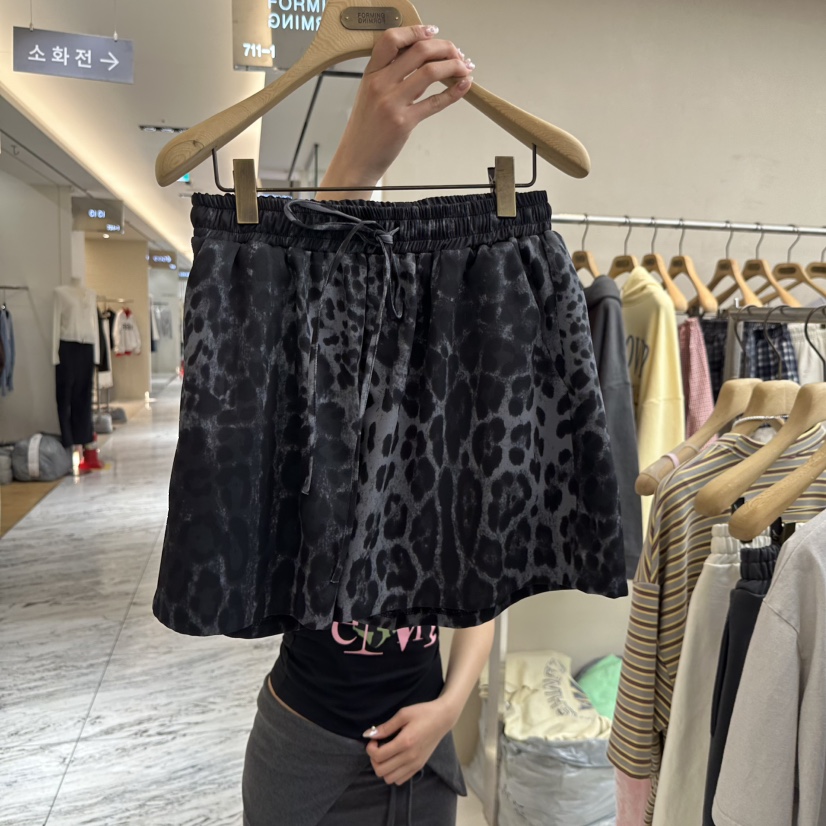 FORMING-P韓國直郵實拍女裝新品人氣26春夏熱賣職業短褲FORMING-P短褲圖色2