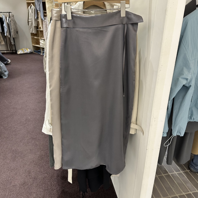 PITA/THEVERLIN韓國代購女裝新品熱賣時尚職業長裙褶皺緞面PITA/THEVERLIN長裙圖色1