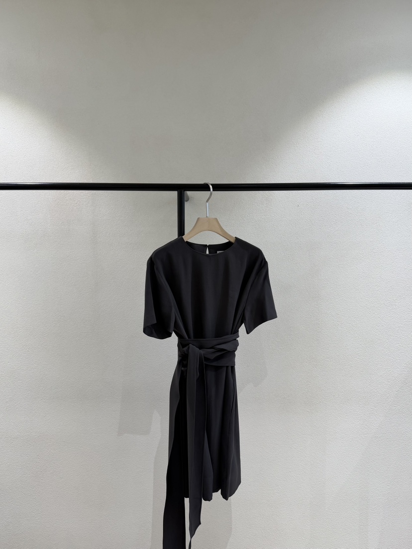 POSTMODERN韓國東大門代購女士新品26春夏推薦休閑連衣裙POSTMODERN連衣裙圖色2墨色