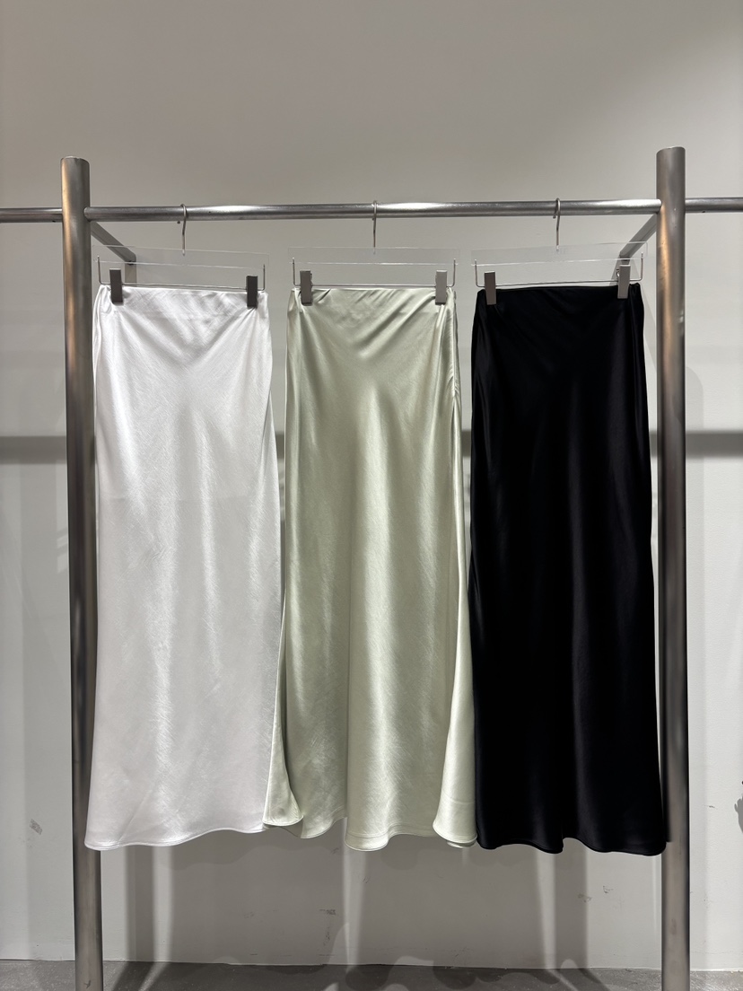 OKIE韓國直郵女士新品時尚休閑26春夏職業熱賣推薦長裙緞面OKIE長裙