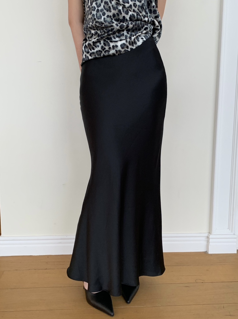 OKIE韓國直郵女士新品時尚休閑26春夏職業熱賣推薦長裙緞面OKIE長裙