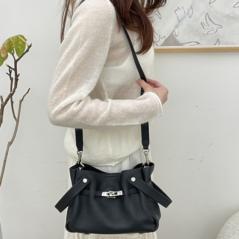 J PLACE韓國直郵實拍女士新款人氣熱賣26春夏單肩斜跨包J PLACE單肩/斜跨包