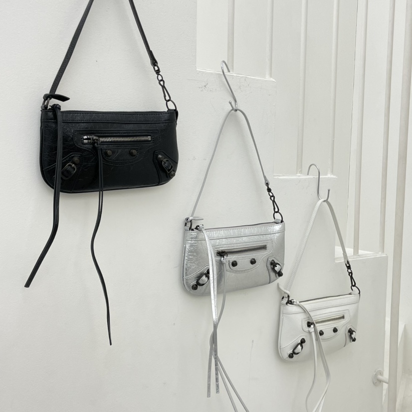 J PLACE韓國代購女裝新款熱賣26春夏推薦人氣單肩斜跨包J PLACE單肩/斜跨包