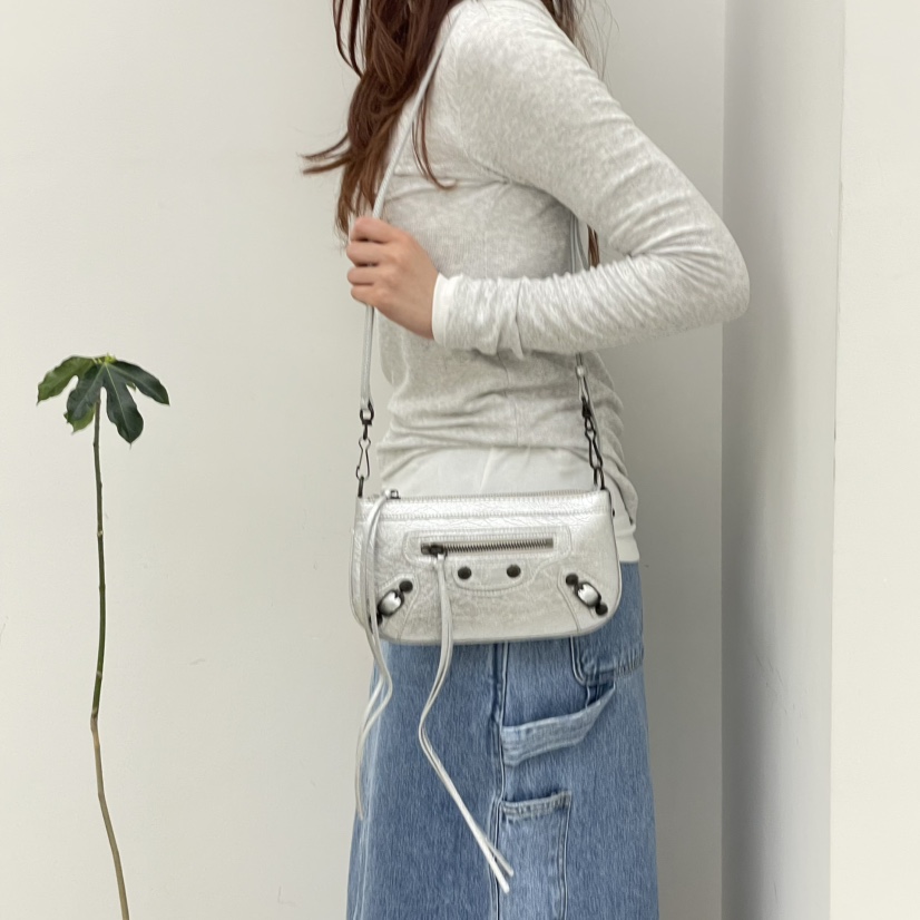 J PLACE韓國代購女裝新款熱賣26春夏推薦人氣單肩斜跨包J PLACE單肩/斜跨包