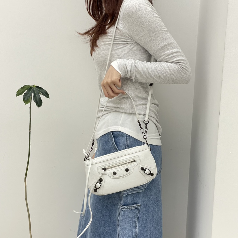 J PLACE韓國代購女裝新款熱賣26春夏推薦人氣單肩斜跨包J PLACE單肩/斜跨包