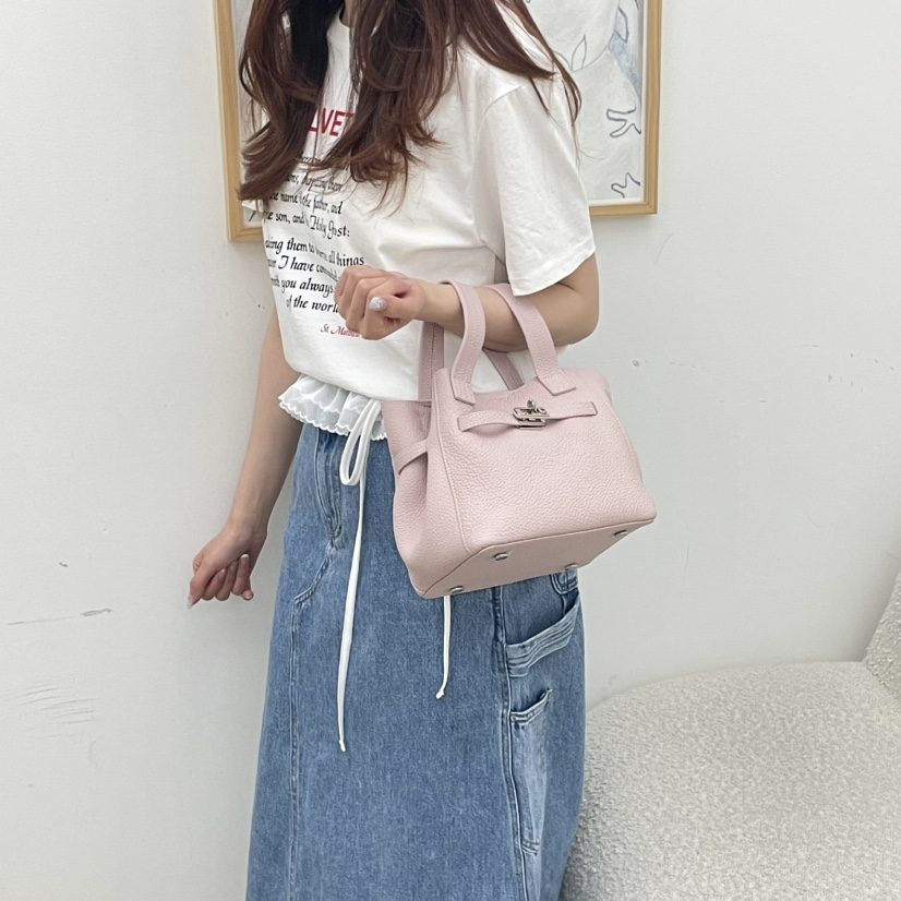 J PLACE韓國東大門直郵女裝新品熱賣26春夏時尚單肩斜跨包J PLACE單肩/斜跨包