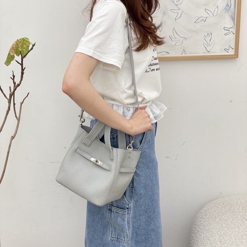 J PLACE韓國東大門直郵女裝新品熱賣26春夏時尚單肩斜跨包J PLACE單肩/斜跨包