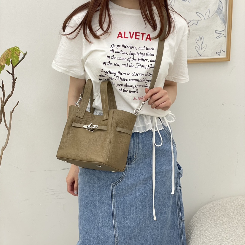 J PLACE韓國東大門直郵女裝新品熱賣26春夏時尚單肩斜跨包J PLACE單肩/斜跨包