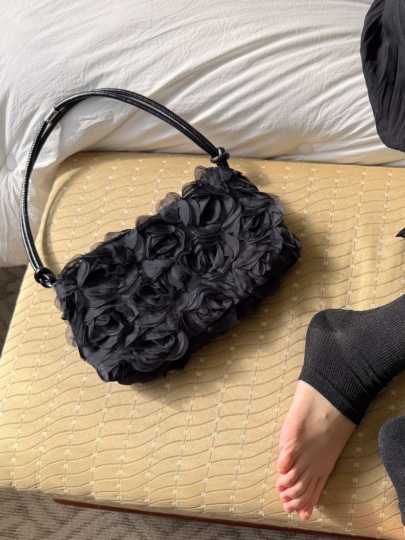 NICEALICE韓國代購女裝新品時尚職業推薦手拿包腋下包花朵NICEALICE手拿包/腋下包