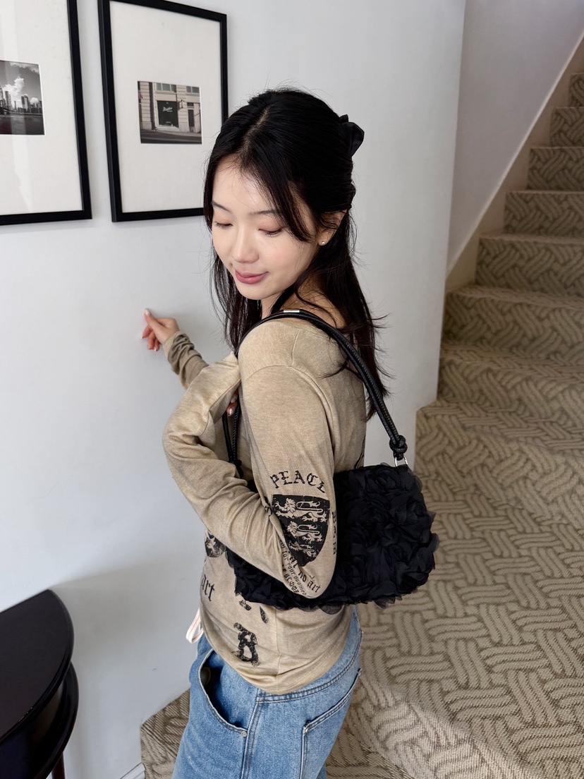 NICEALICE韓國代購女裝新品時尚職業推薦手拿包腋下包花朵NICEALICE手拿包/腋下包