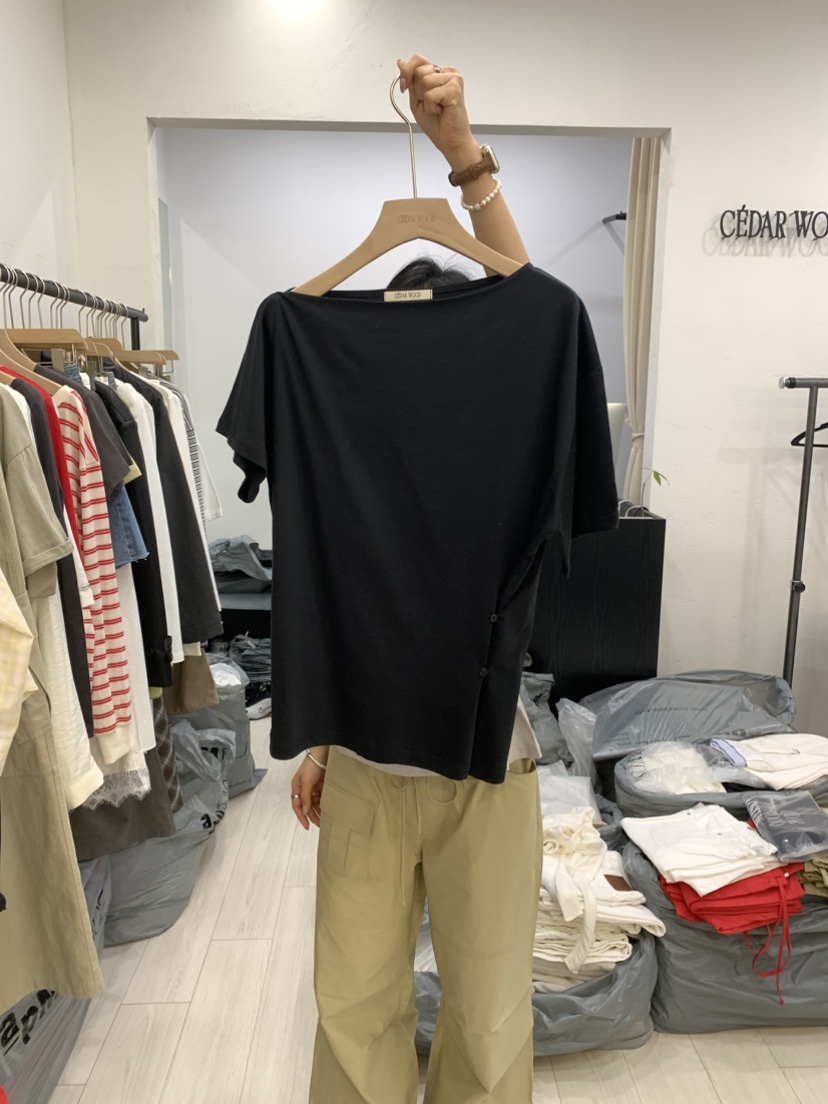 CEDARWOOD韓國東大門代購女裝新款時尚人氣推薦熱賣T恤紐扣CEDAR WOODT恤圖色2
