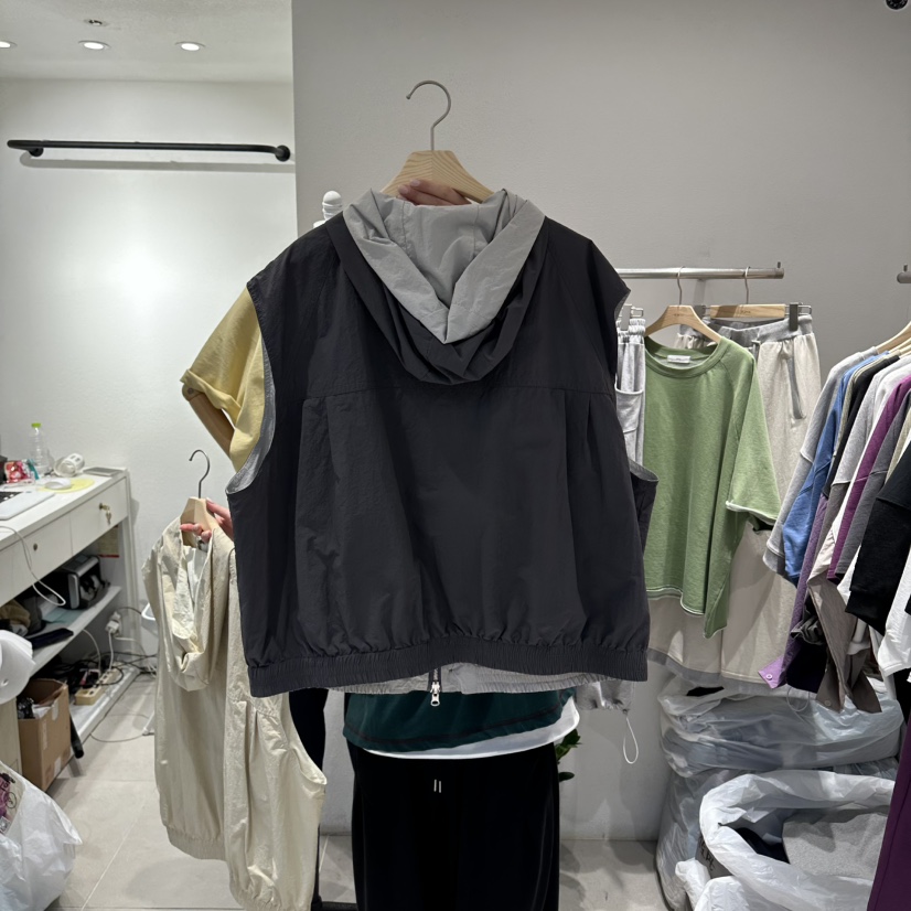 IN KIRA韓國直郵女士新款人氣推薦26春夏真品時尚熱賣馬甲IN KIRA馬甲