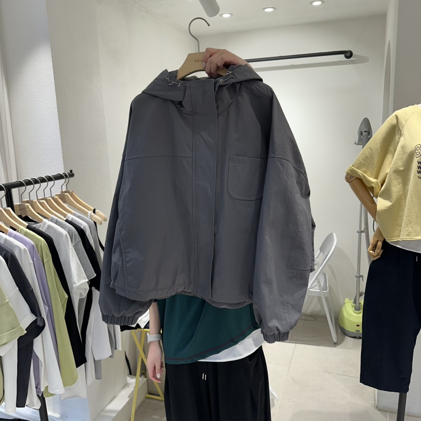 IN KIRA東大門直郵女裝新品熱賣推薦休閑人氣時尚夾克連帽IN KIRA夾克圖色2