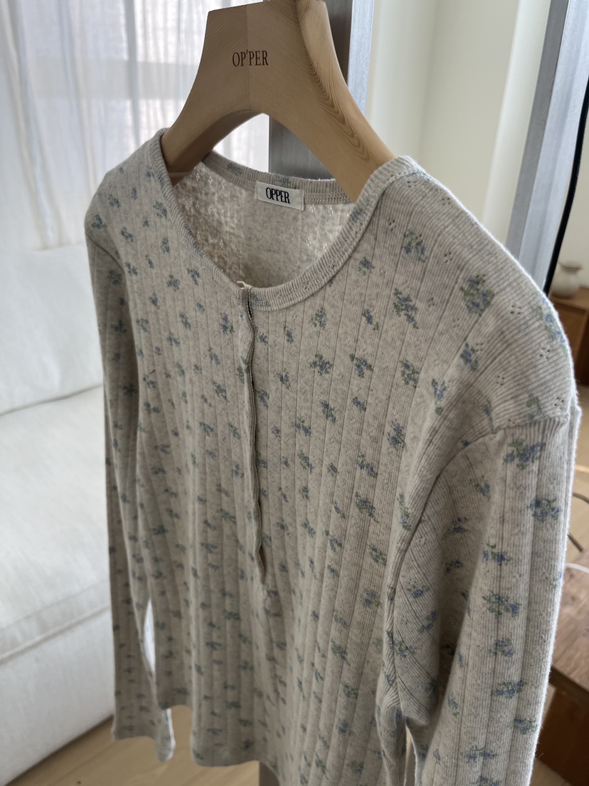 OP PER東大門代購女士新款推薦時尚休閑26春夏長袖T恤花朵OPPER-simplebeige長袖T恤