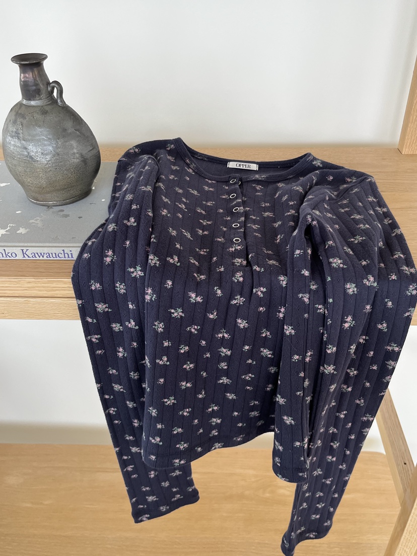 OP PER東大門代購女士新款推薦時尚休閑26春夏長袖T恤花朵OPPER-simplebeige長袖T恤