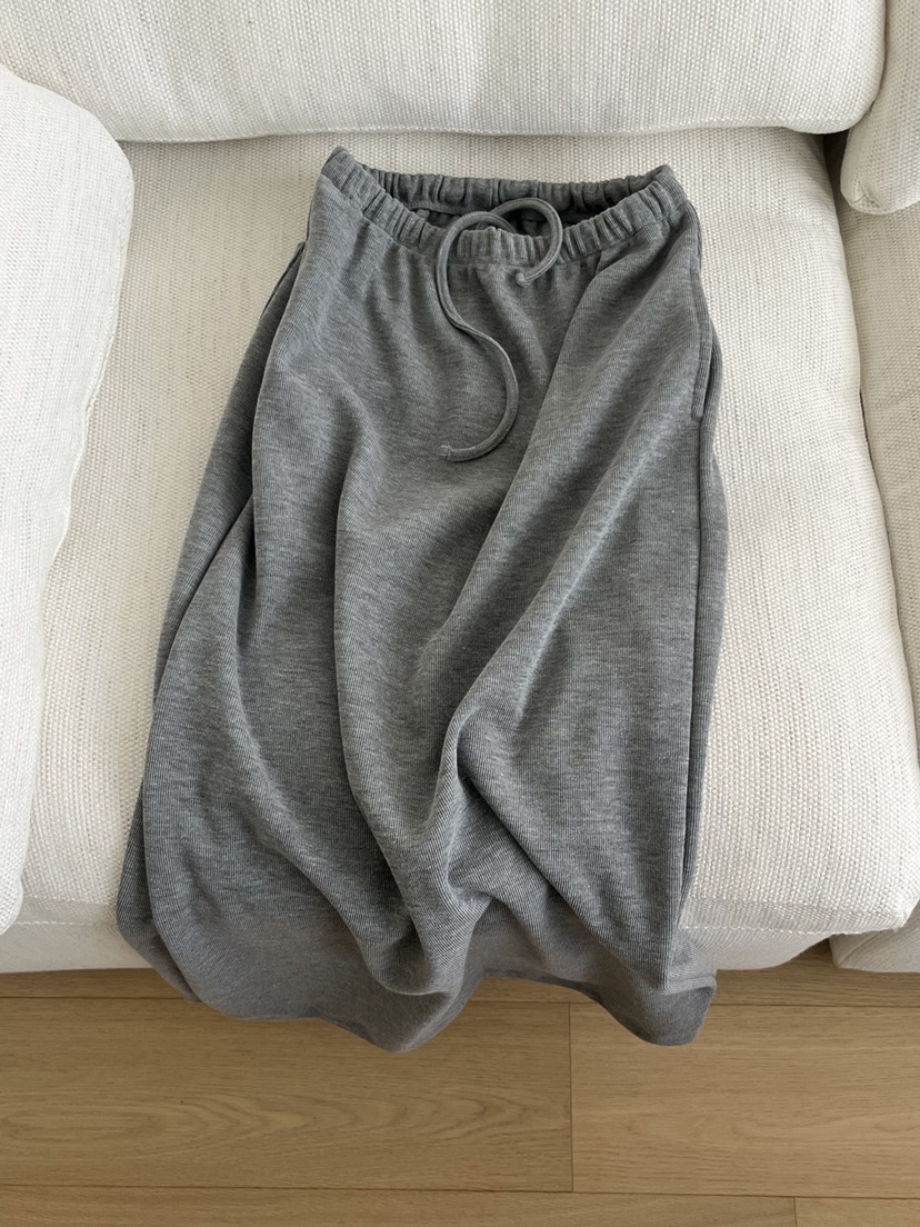 OP PER韓國直郵女士新品熱賣真品職業26春夏人氣推薦長裙OPPER-simplebeige長裙