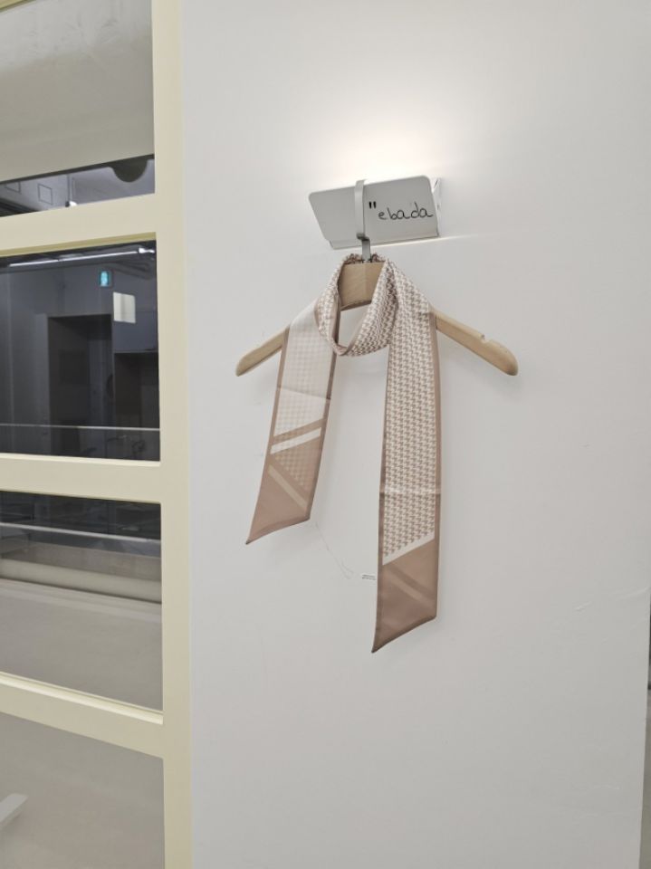 EBADA韓國代購女裝新款26春夏熱賣時尚推薦職業人氣圍巾披肩EBADA圍巾/披肩圖色1