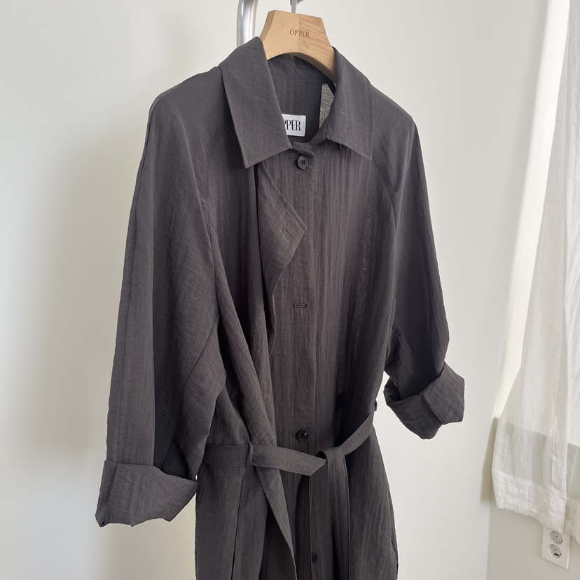 OP PER韓國代購女裝新品推薦時尚熱賣真品長款風衣含腰帶OPPER-simplebeige長款風衣