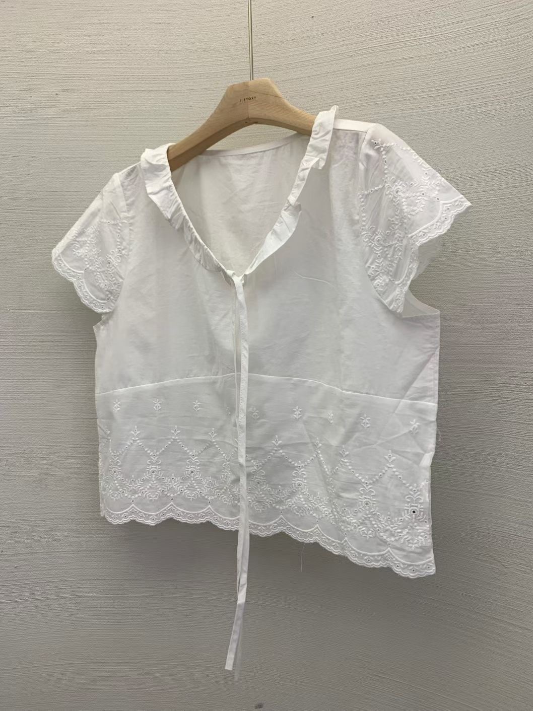 J-STORY東大門代購女士新品真品熱賣職業襯衫蕾絲衫刺繡J-STORY襯衫/蕾絲衫圖色1