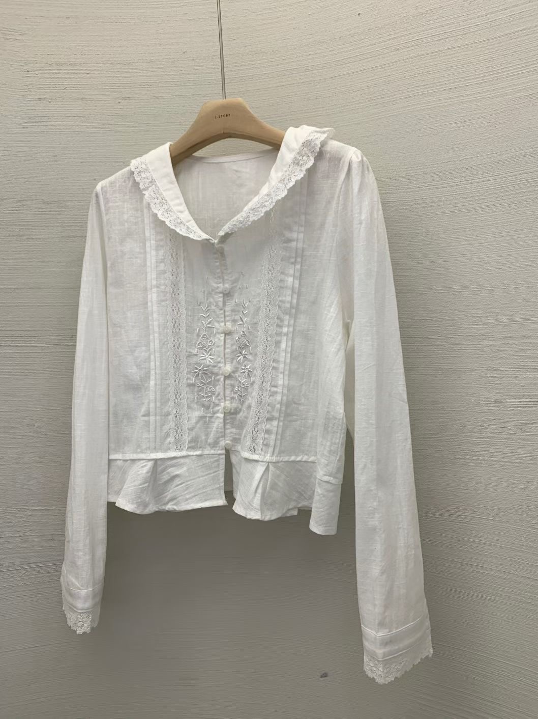 J-STORY東大門代購女士新品職業時尚推薦襯衫蕾絲衫刺繡J-STORY襯衫/蕾絲衫圖色1