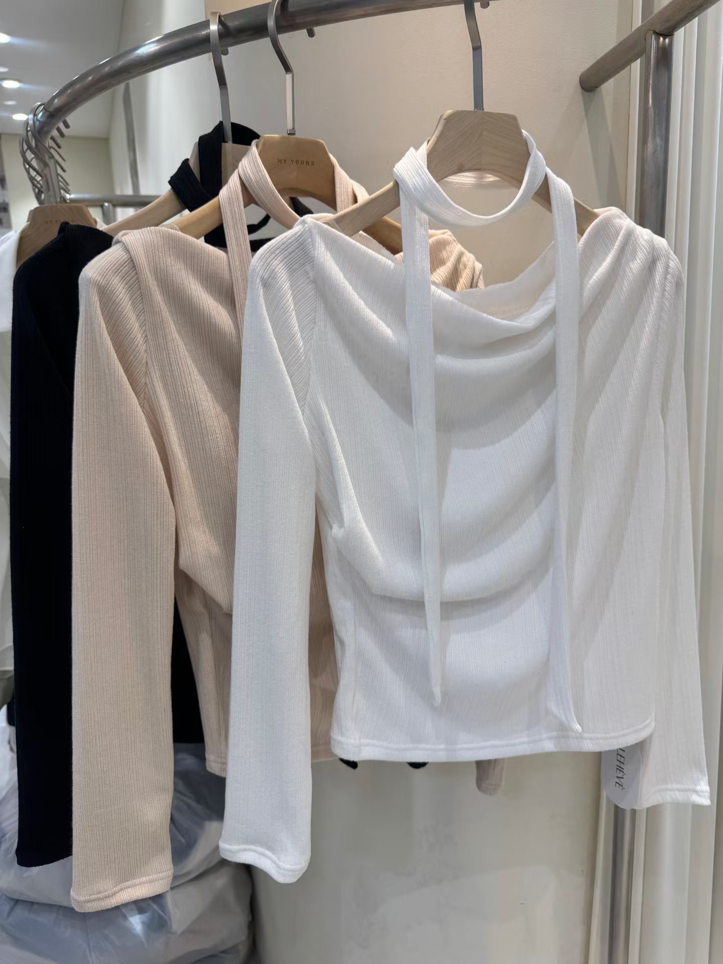 LEHEVE韓國東大門直郵女士新款職業時尚26春夏長袖T恤含脖帶LEHEVE-MY YOUNG兩件起長袖T恤